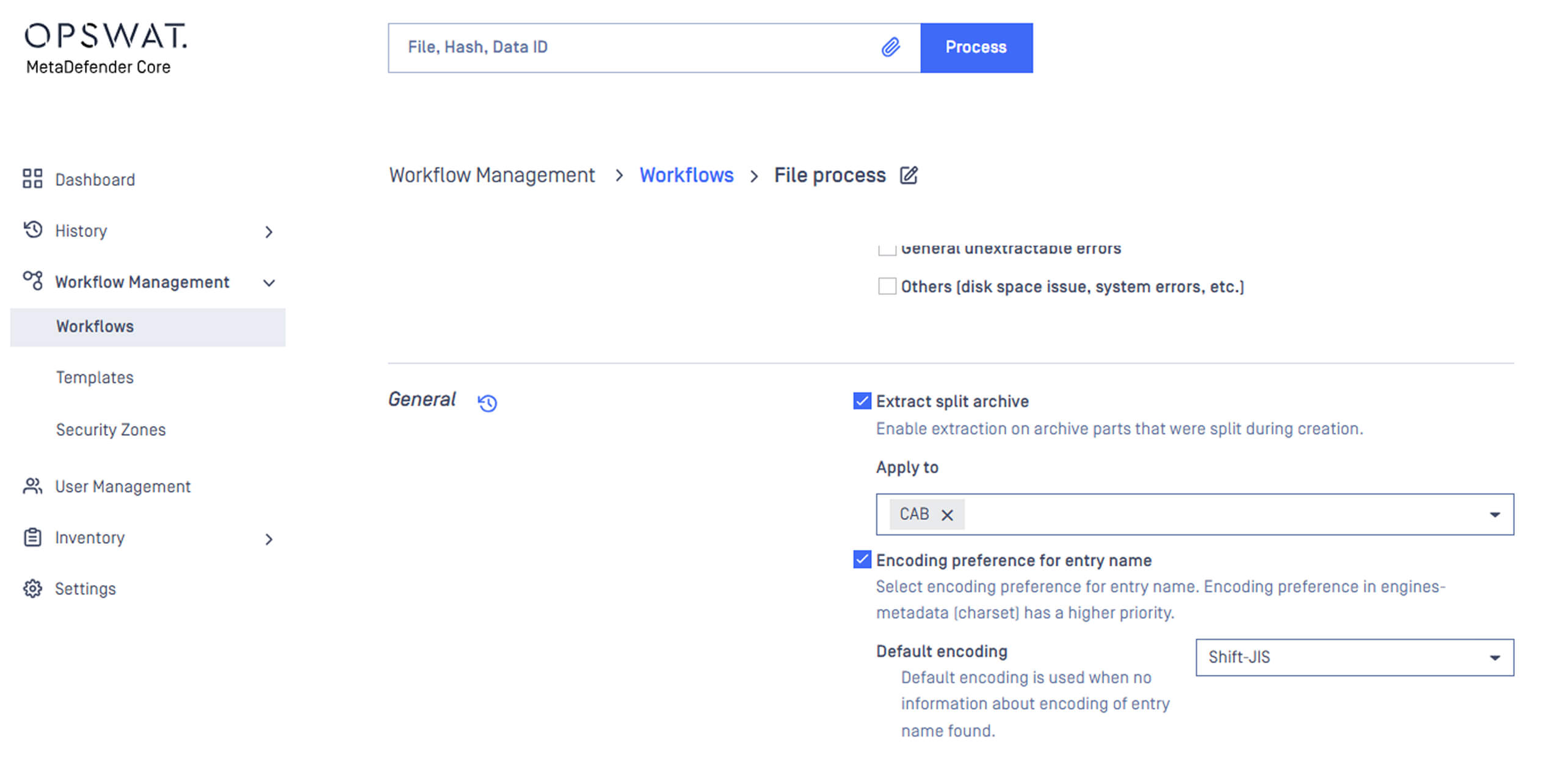 Capture d'écran illustrant la configuration flexible du flux de travail pour la gestion de la politique de sécurité dans le cadre de la détection des menaces