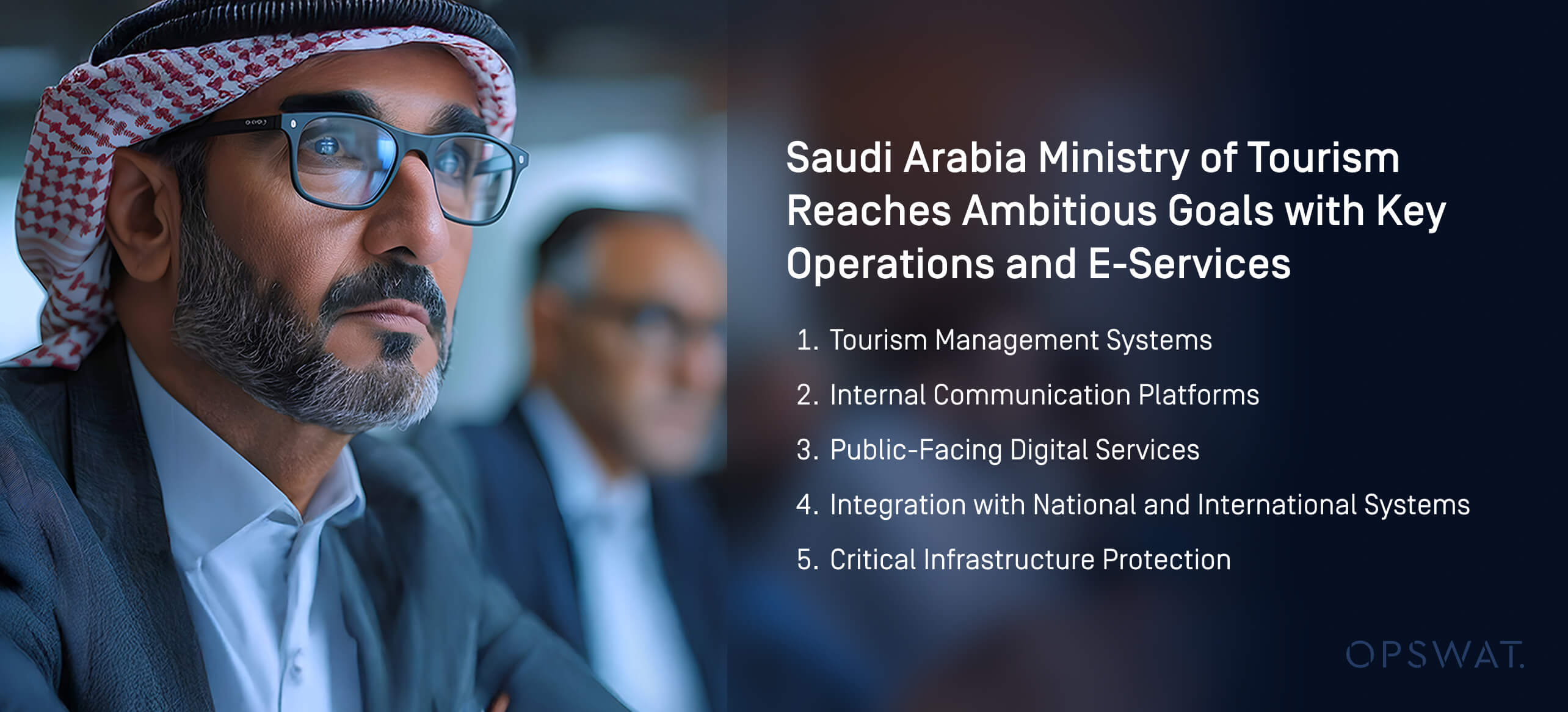 Geleneksel Suudi kıyafetleri giymiş bir profesyonel, turizm yönetimini geliştiren temel operasyonların ve e-hizmetlerin bir listesi ile