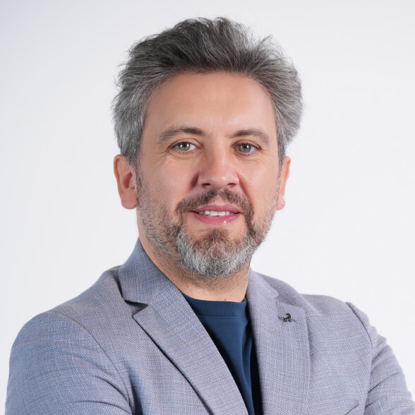 Fotografia capului lui Sertan Selcuk, VP pentru METAP & CIS